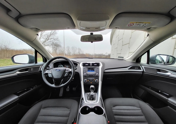 Ford Mondeo cena 52800 przebieg: 162000, rok produkcji 2017 z Nekla małe 232